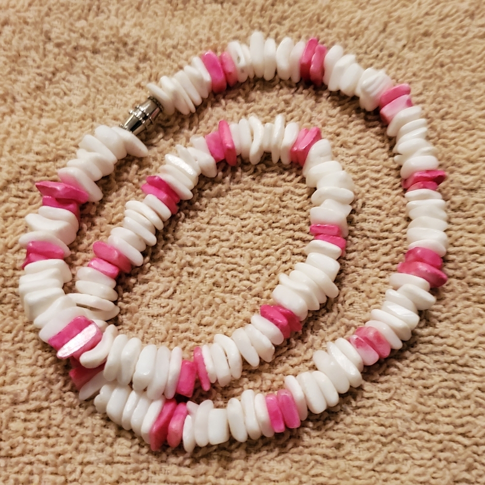 Pucu shell neclace